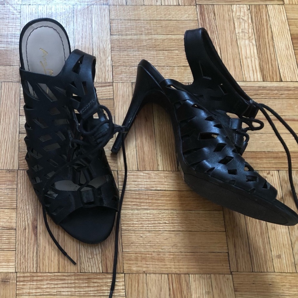 Styling Black High Heels Shoes! Size10